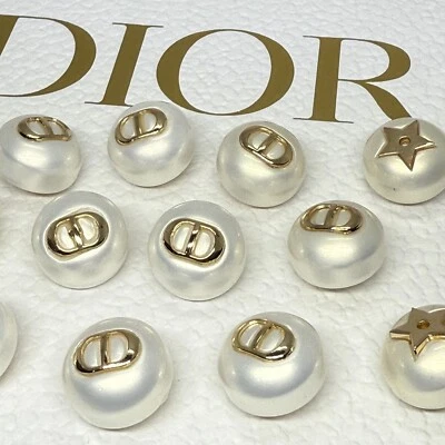15 CHRISTIAN DIOR WHITE & GOLD BUTTONS CD LOGO/STAR METAL/PLASTIC ROUND 17MM - Image 1 of 4