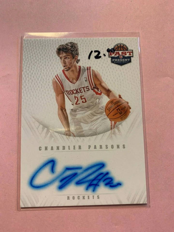 A981 - 2011-12 Panini Past and Present Chandler Parsons #17 Auto - Image 1 of 1