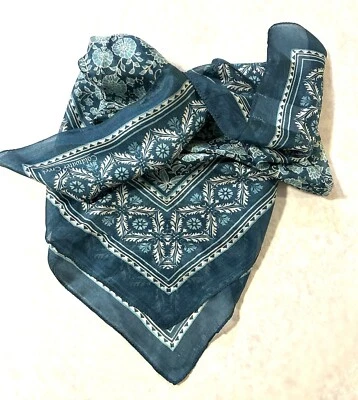 Bufanda de moda de seda transparente - Coldwater Creek turquesa/verde 26" Foto 1 de 4