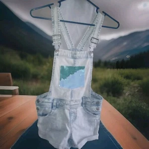 Cat & Jack Overalls Shorts REAL POCKETS Denim Super Stretch Girls Size M 7/8  - Picture 1 of 12