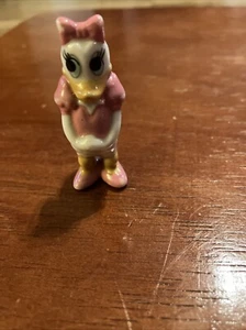 Vintage Daisy Duck Miniature Porcelain Figurine from Disney Taiwan 1.75" tall - Picture 1 of 3