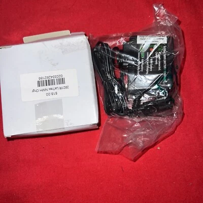 2921R La Trax Charger - Image 1 of 2