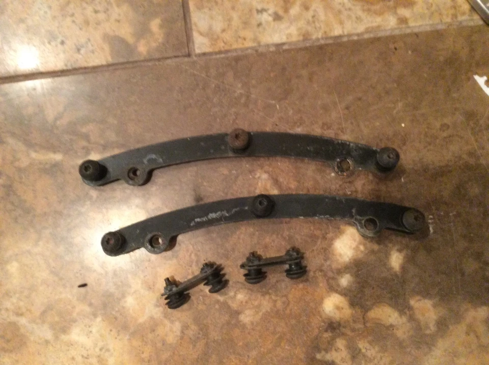 VW OEM 98-05 BEETLE Rear Bumper to Fender Mounting Bracket set of 4 with screws - Image 1 of 1