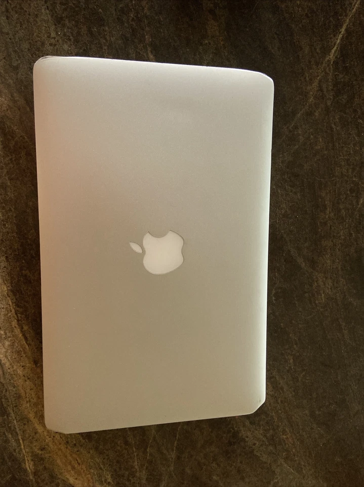 MacBook Air 2011 11 pulgadas Foto 1 de 4