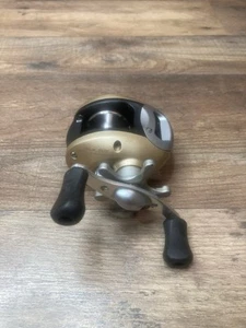 Mulinello Quantum PF 400CX Flipping baitcast - Foto 1 di 6