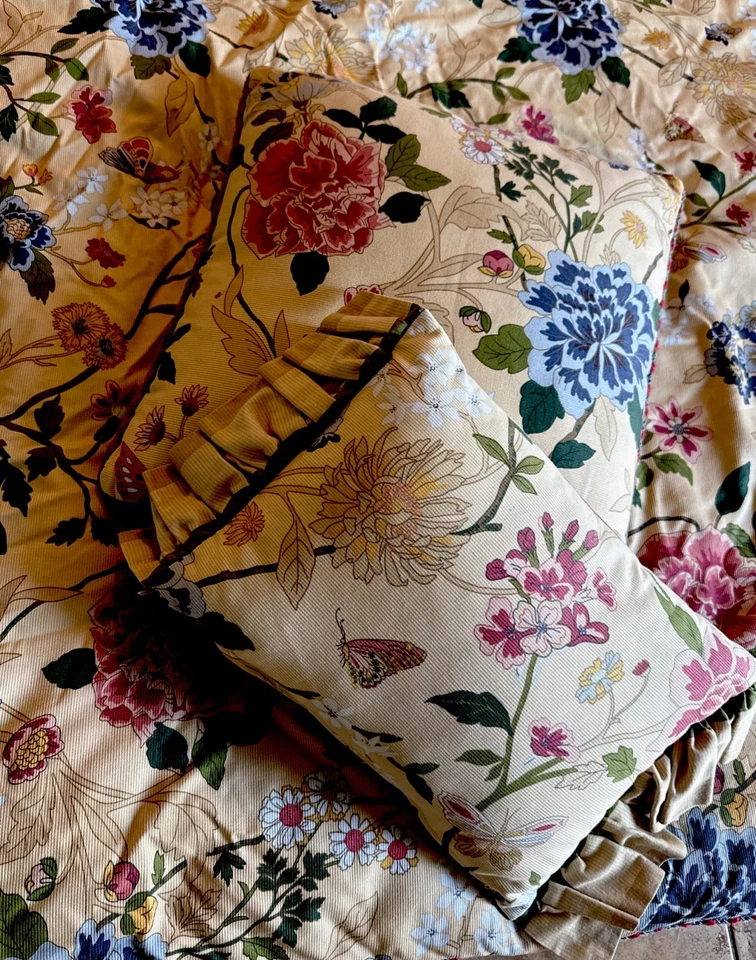 3 Pc Rose Tree Home 92x90” F/Q Comforter 2 Accent Pillows Butterfly  Floral - Image 1 of 4