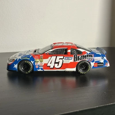 Kyle Petty #45 Brawny 2004 Dodge 1:24 Team Caliber NASCAR Diecast Car - Image 1 of 4