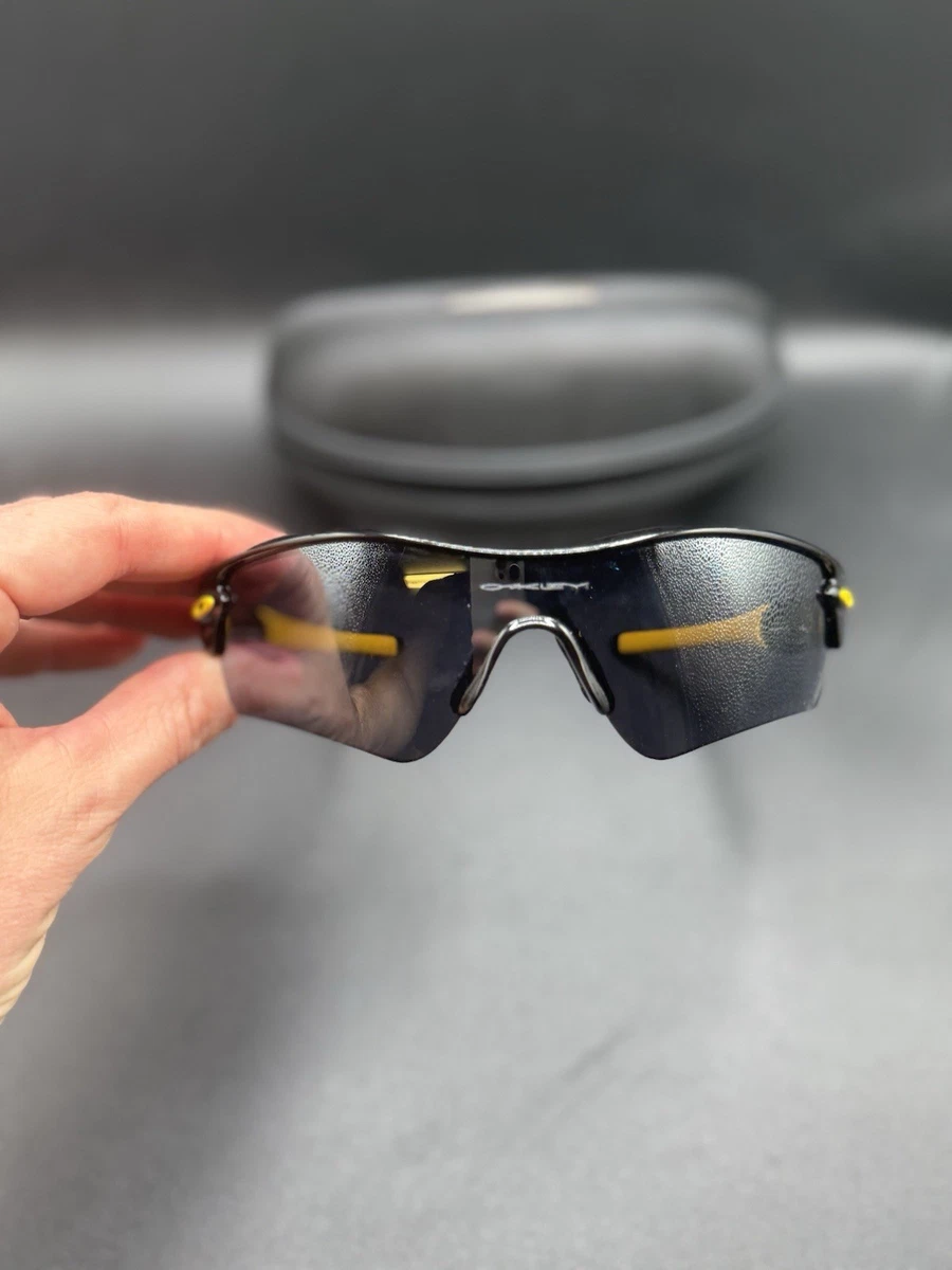 00s OAKLEY サングラス　LIVESTRONGモデル OAKLEYオークリーサングラス LIVESTRONG SCALPEL(リブストロング