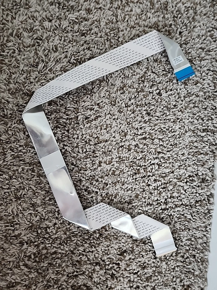 Кабельная лента JVC EM32TS (плата питания на панель) 0460-2830-1150 - Изображение 1 из 1