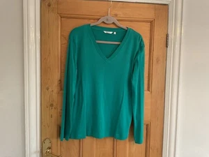 New M & Co Ladies V-Neck Top, Size 18 . - Picture 1 of 6