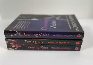Monica Murphy Lot 3 Paperback Complete Series Owning Violet Taming Lily Stealing - Foto 1 di 7