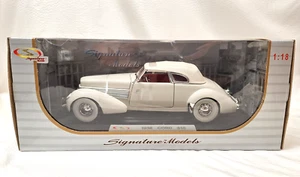 1936 Cord 810 Coupe White Diecast Model Car 1/18 Signature Models - Picture 1 of 5