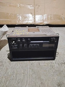Radio cassette 91 Camry #08600-00838 con compartimento sin probar - Imagen 1 de 5