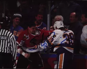 Foto firmata Stu Grimson autografata 8x10 Chicago Blackhawks VS Kelly Chase - Foto 1 di 1