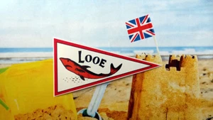 Pegatina de viaje vintage con banderín de vacaciones para autos clásicos británicos Looe Cornwall - Imagen 1 de 1