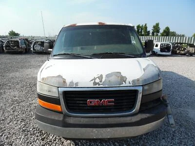 Conjunto de purificador de ar usado serve: 2003 Gmc Savana 2500 van 6.0 grau A - Imagem 1 de 4