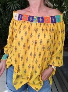 Blouse vintage années 90 CHRISTIAN LLINARES C2L jaune moutarde imprimé à motifs - Picture 1 of 18