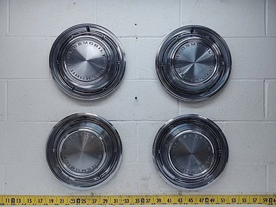 Used OEM GM Set of 4 14" Hub Caps 00399472 1968 Oldsmobile F85 Cutlass (5528) - Image 1 of 4