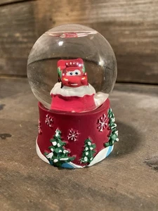 Disney Cars Mini Snowglobe Natale Fulmine McQueen Usato in ottime condizioni - Foto 1 di 5
