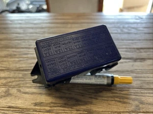 96 97 98 Geo Tracker Fuse Box Under Dash with Lid - Picture 1 of 8