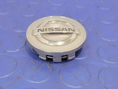 Tapa central de llanta de aleación Nissan para Juke Versa Rogue Sentra Quest OEM 40343AU51A Foto 1 de 3