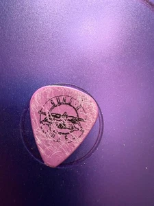 GUNS N ROSES / SLASH - - - STAGE USED guitar pick !!!! VERY RARE !!!! - Imagen 1 de 2