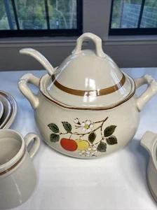Vintage 1980's Montgomery Wards Stoneware Apple Design Covered Casseroles Japan - Picture 1 of 4