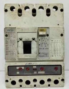 400 AMPS 4 POLE CIRCUIT BREAKER SIEMENS 3VF5 / TESTED OK - Picture 1 of 11