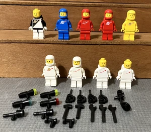 (9) LEGO Classic Space Minifiguren + etwas Zubehör (C) - Bild 1 von 8