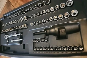 Husky Mechanics Tool Ratchet & Socket Set 83 Piece 1/5" SAE MM - Picture 1 of 4