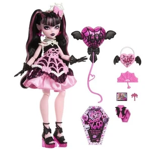 Monster High Scary Sweet Birthday Draculaura PINK Puppe NEU SOFORT LIEFERBAR - Bild 1 von 2