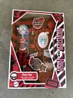 Monster High Boo-r Creeproduction G1 Ghoulia Yelps Doll USZKODZONE PUDEŁKO