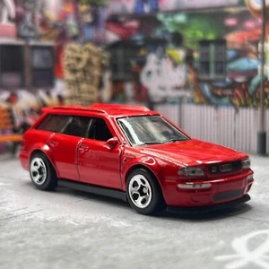 Hot Wheels '94 AUDI AVANT RS2 1:64 Diecast Model Car - Excellent Condition - Picture 1 of 6