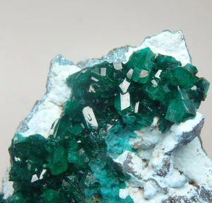 DIOPTASE crystals & PLANCHEITE -- Republic CONGO - Pool Department SANDA /pm104 - Picture 1 of 14
