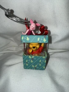 Hallmark 2011 Un gran regalo para lechón: adorno de Winnie the Pooh - Imagen 1 de 6