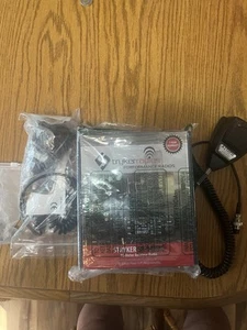 Stryker Radio New In Box With 2 Microphones And Connectors. - Zdjęcie 1 z 6