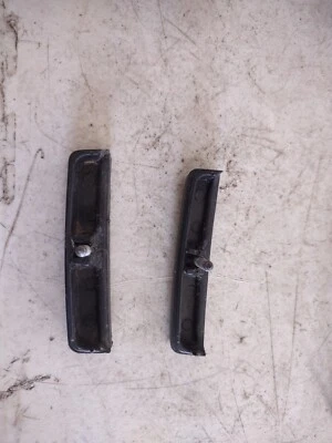 1 Retainer Only Look 88-93 Jaguar XJS  Fog lights HELLA .le1478a , le1473a  - Image 1 of 4