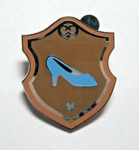 Disney Pin 2018 Hidden Mickey Princess Wappen/Schild - Cinderella [131137] - Bild 1 von 3