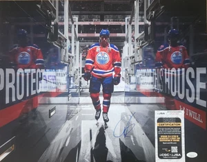 Connor McDavid Signed 16x20 Photo w/ JSA LOA #CG37165 Edmonton Oilers - Picture 1 of 3
