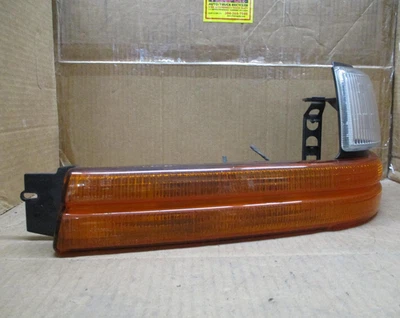 Левая сигнальная лампа со стороны водителя для Dodge Caravan 1994-1995 годов выпуска от оригинального производителя - 04762263 - Изображение 1 из 4