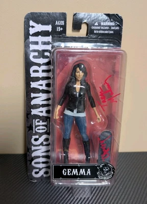 Подписанная Тэрин Мэннинг Mezco Sons Of Anarchy Gemma фигурка для скейтборда - Изображение 1 из 4