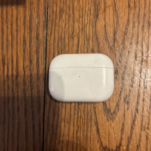 Apple AirPods Pro 2nd Generation with MagSafe Wireless Charging Case (USB‑C)... - Photo 1 sur 5