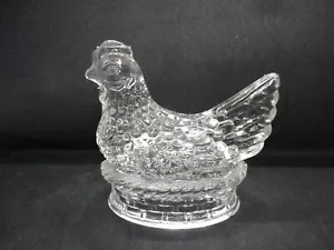 Jeanette vintage de gallina de pollo en un nido de vidrio transparente J H Millstein Co - Imagen 1 de 3