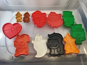 Vtg. 11 Cookie Cutters Hallmark, Pilgrims, Halloween, Christmas, Squirrel, Heart - Picture 1 of 7