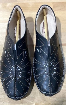 Mocasín informal de cuero negro sin cordones Jerez para mujer Pikolinos F578-7399 Foto 1 de 2