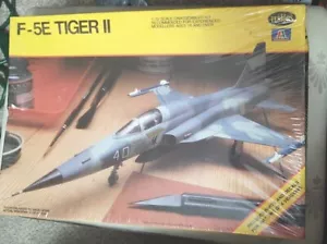 1:72 Testors Italeri F-5E Tiger 2 Model Kit 686 - New & Sealed - Picture 1 of 10