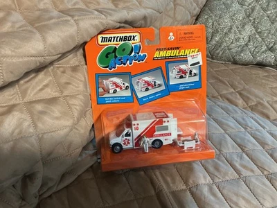 MATCHBOX #35820 GO/ACTION AMBULANCIA NUEVO Foto 1 de 4
