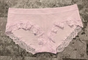 VICTORIA'S SECRET S LAVENDER PURPLE LACE POLKA DOT SEAMLESS HIPHUGGER PANTIES - Picture 1 of 3