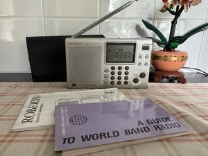 Roberts R881 LW/MW/SW Silver Multi-Band Portable World Radio + Case +Manual - Picture 1 of 6