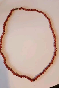 Collar vintage con cuentas de ágata cornalina anudado a mano broche de barril era Art Deco - Imagen 1 de 6